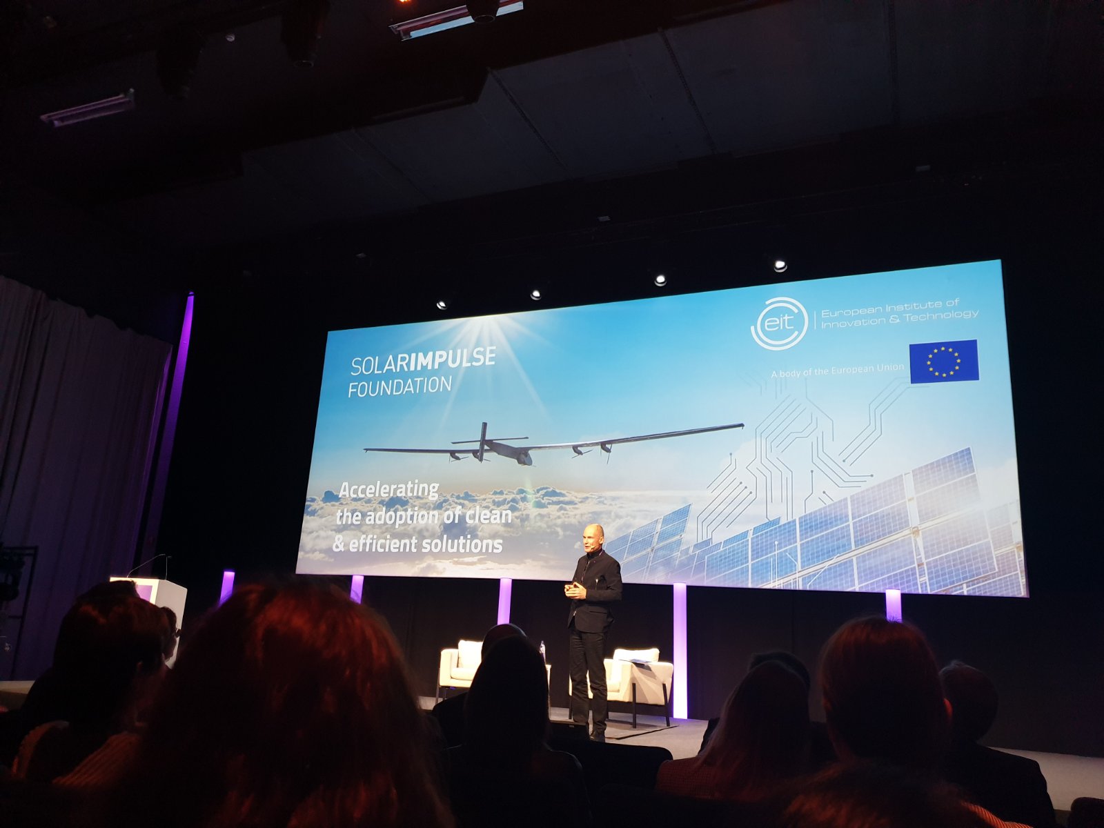 Slika 1: Bertran Pikar na otvaranju InnovEIT samita